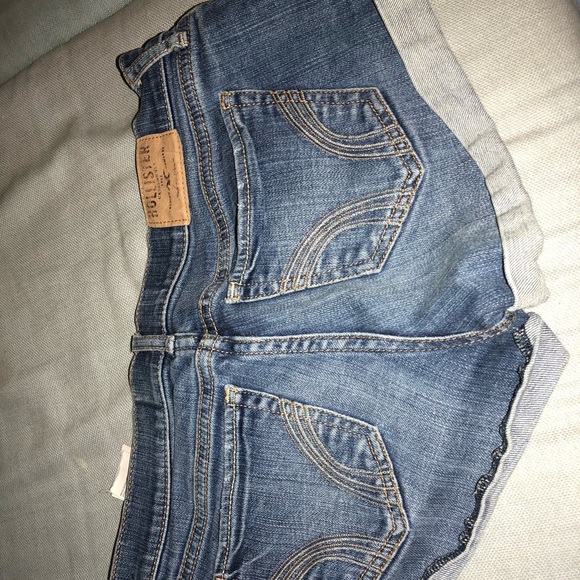 Hollister jean shorts - Picture 2 of 3